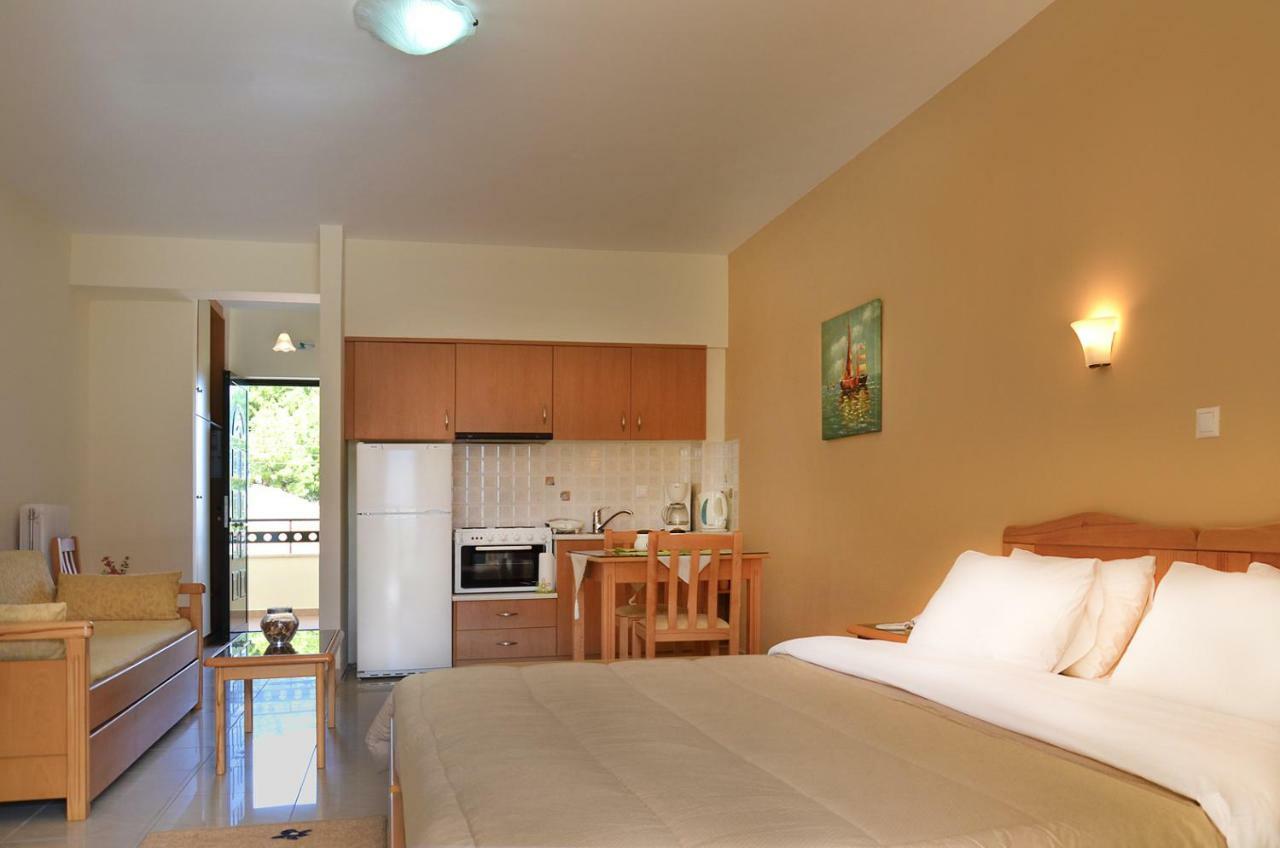 Hotel Patelis Πούλιθρα Εξωτερικό φωτογραφία